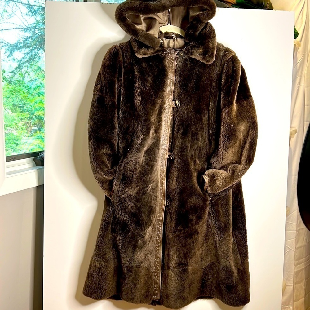 Vintage Sz 10-12 Sheared Fur Button Front Coat W/Detachable Hood W Leather Trim